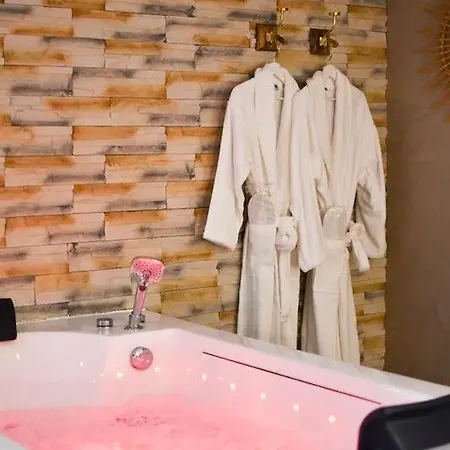 Les Nuits D Olympe - & Privatif 5* Lacoste (Herault)