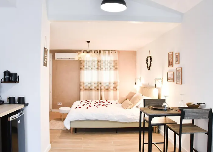 Les Nuits D Olympe - & Privatif Lacoste